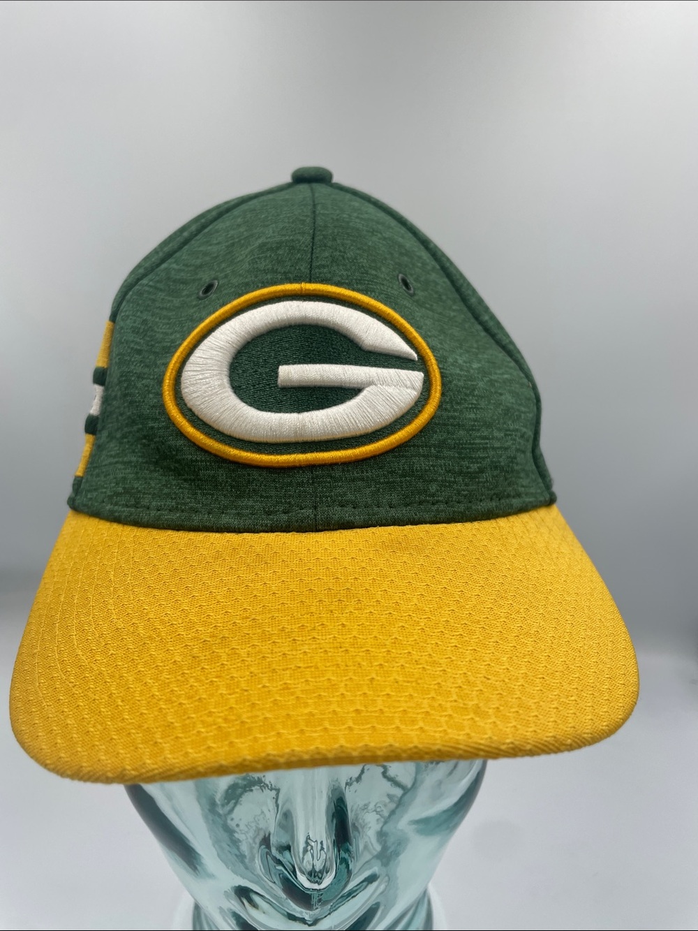 Green & Gold Youth Cap with Team Logo. NFL. New Era Cap Co. Packers. Preowned.